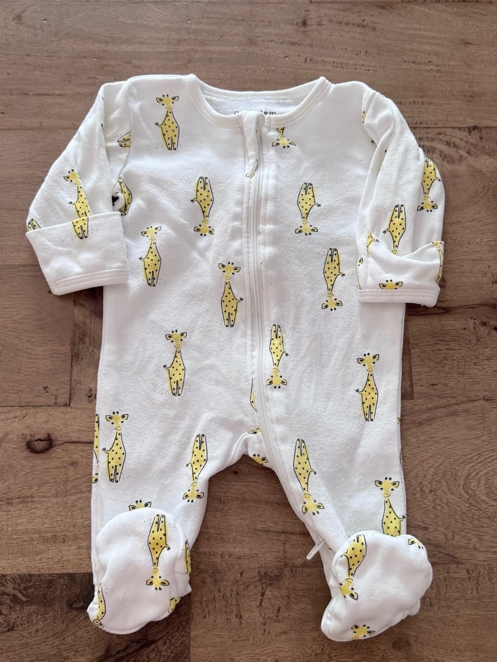 Petit Lem White Footed One-Piece with Yellow Giraffe Print sz new born novelty